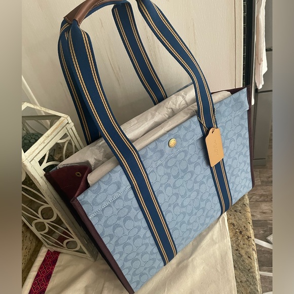 New coach large denim 💙 tote Jacquard Spin Tote 42 - Picture 2 of 10